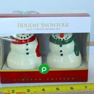 Publix Salt & Pepper Shaker Set Snowman Christmas New in Box HOLIDAY SNOWFOLK